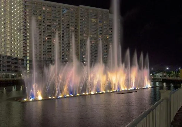 Aparthotel Laketown Wharf Resort: Family-Friendly Beachfront Condos with Lake Views Panama City Beach